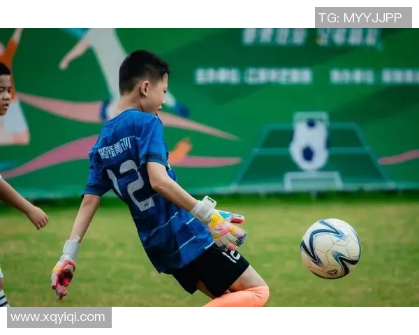 校园足球梦想启航让青春在绿茵场上绽放光彩